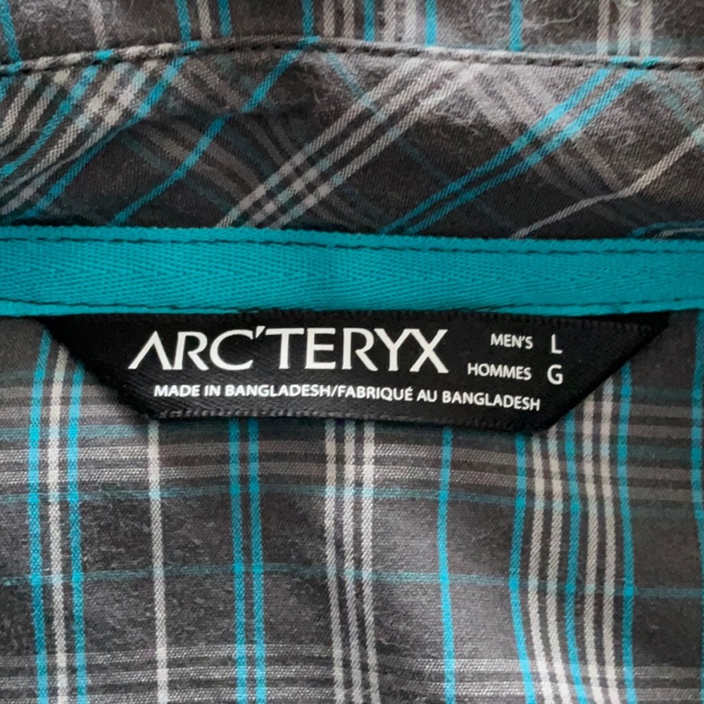 Patterned Arc’teryx Button Down Collared Shirt Me… - image 3
